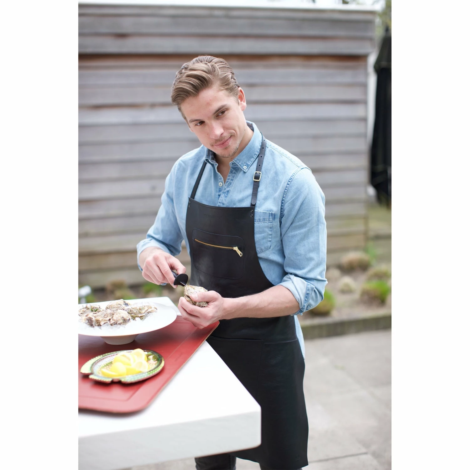 Dutchdeluxes Leather Zipper Apron In Classic Black 7 Dutchdeluxes Leather Zipper Apron In Classic Black