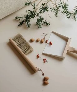 Andree Jardin Natural Fibre & Beech Hand Brush & Dustpan - White